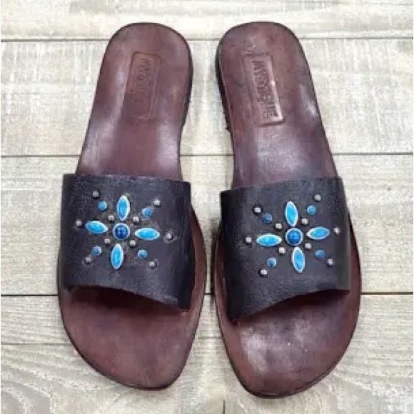 🔥SALE🔥NIB MYSTIQUE embellished studded brown leather slide sandals (9) - Picture 1 of 2